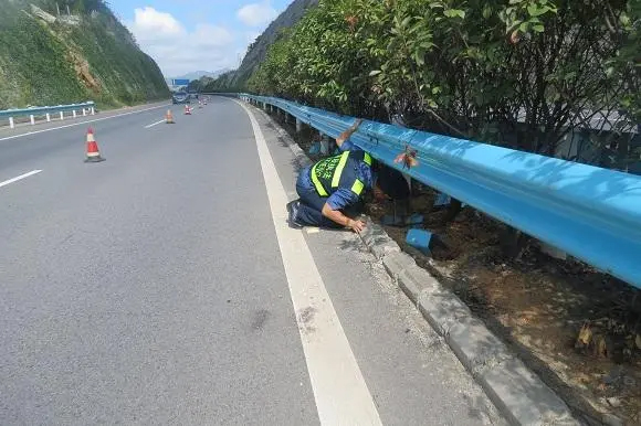 宜昌高速路波形护栏